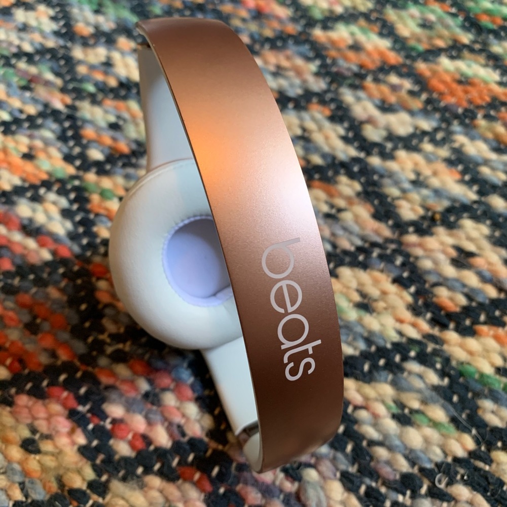 Beats Solo 2 Rose Gold - Practically New